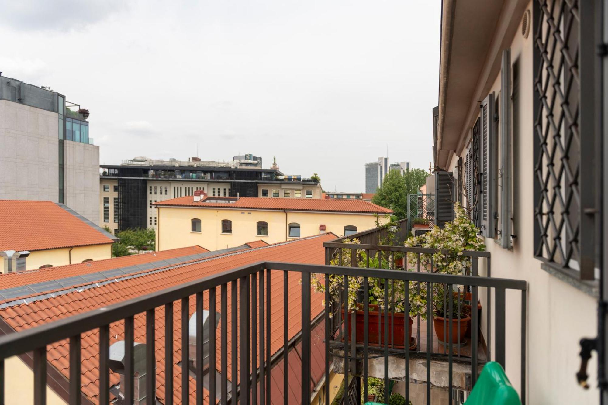 Villa Fenix Milano ภายนอก รูปภาพ